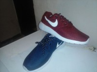 Roshe run Moradas y Azules 